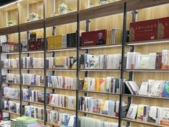 -雨丝书店(综合商业楼店)