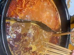 -两三事小郡肝串串香火锅(桂庙店)