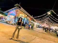 -席娜卡琳火车铁道夜市