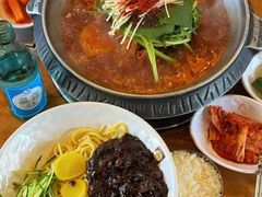 -喇喇排骨火锅·传统韩式脊骨汤(望京西园总店)