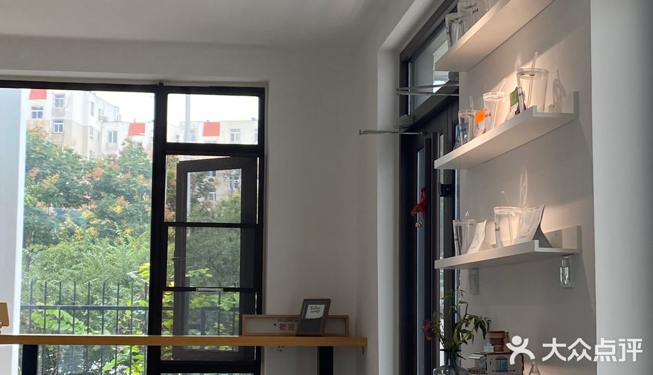 探店【4/100】|终于找到离家近又干净chill的咖啡店啦
