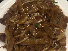-新大咀港式茶餐厅(宝山万达店)