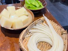 -黔有有贵州酸汤夺夺粉火锅(五味十字店)