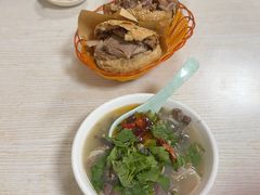 -洪峰浩老北京烧饼夹肉(角门路店)
