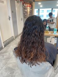 -LILI·HAIR SALON理理造型