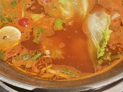 -野山舂·贵州现舂酸汤火锅(鸿通城店)