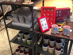 自助取餐区-星巴克(广州南站A18检票口楼上)