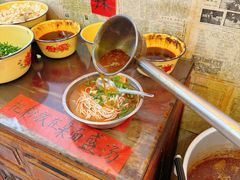 -柳州肥姨妈大骨螺蛳粉(东靖路店)