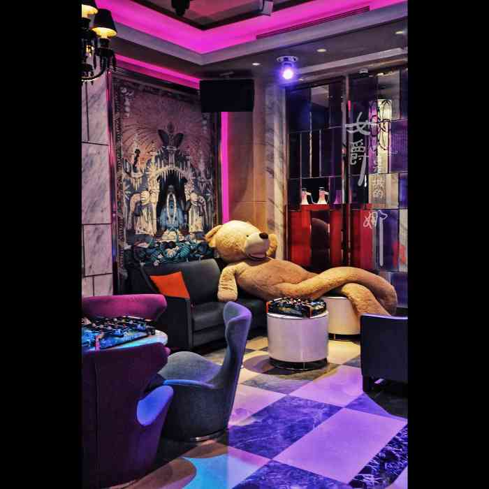 纯k(国贸商城店)-"曲库比较全,查找歌曲也很方便. 音效方.