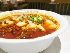 -渝是乎酸菜鱼(龙旗购物中心店)