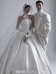 -至臻微拉婚纱摄影