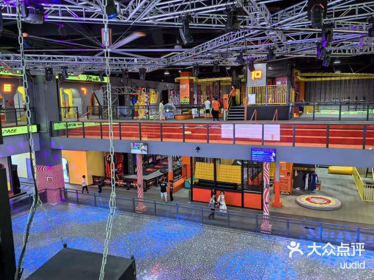 成都室内嗨玩好去处燃space