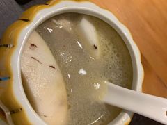 -臻鲜燕海鲜融合餐厅(金陵style店)
