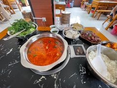 -黄利砖万峰林布依特色酸笋牛肉馆
