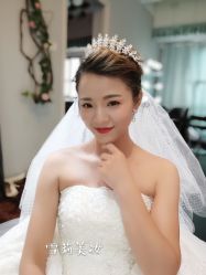 -雪莉美妆婚纱馆