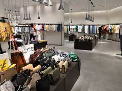 -URBAN REVIVO(七宝领展广场店)