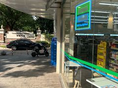 -全家便利店(秀沿路二店)