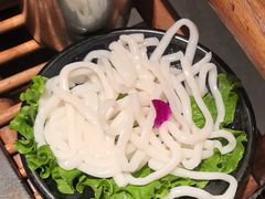 -老牌坊云南鱼豆花火锅(爱建店)