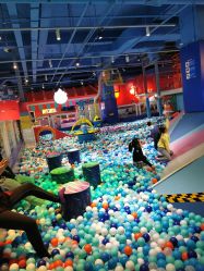 -欧酷世界动力星球(王府井奥莱UP TOWN店)