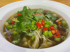 酸汤肥牛-自贡盐帮菜·玩辣餐厅(樱花园西街店)