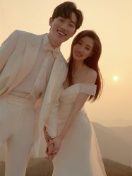 -至臻微拉婚纱摄影