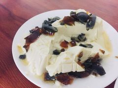 皮蛋豆腐-宝瑞门钉肉饼店