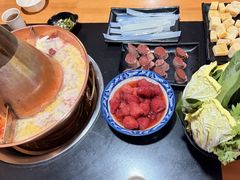 -果松木炭酸菜铜火锅·外婆参鸡汤