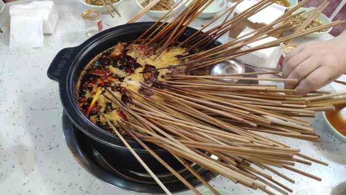 巴尖火锅串串香(潼南店)-"这条我这个假重庆人叫不出名字的gai,有.