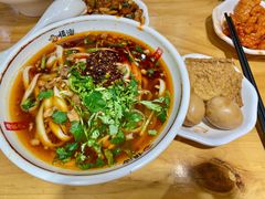 -顺溜·手工刀削面·黑金店(铜锣湾店)