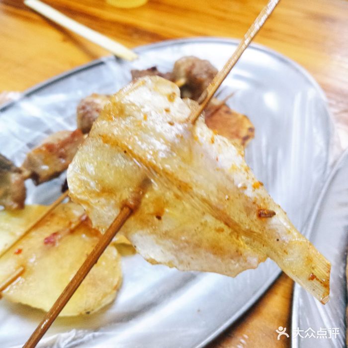 湖南烧烤特色小炒玫瑰鱼图片 - 第1张