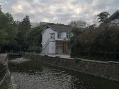 -同济大学本部学苑饮食广场