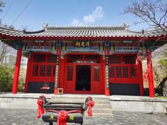 -雪山彩虹谷景区