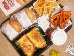 -The Habit Burger Grill 哈比特汉堡(复兴soho店)