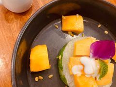 -Chom Cafe and Restaurant