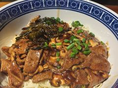 蛤蜊猪肝拌面+虎皮蛋-沪西老弄堂面馆(定西路店)