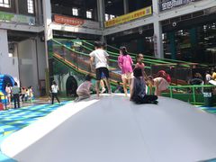 -蒙特利亲子乐园