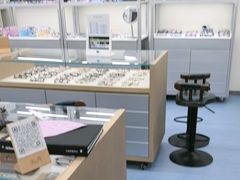 -无奔眼镜·蔡司·依视路授权店(马家堡店)