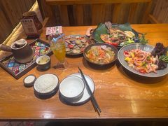 -老滇山寨•云南特色菜•地方菜•民族风情歌舞表演(金碧店)