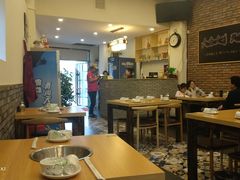 大堂-超越炭火牛蛙火锅鸡(河东店)