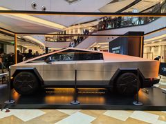 -TESLA 特斯拉(上海太古汇体验店)