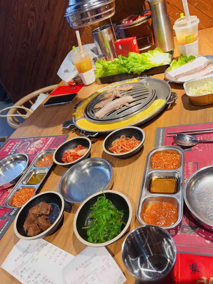 青瓦炭韩潮烤肉(花园道店)-"一如既往的好吃~这次排队的时间有点长~还