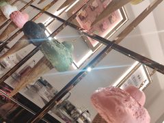 草莓冰淇淋-VENCHI 闻绮(上海佛罗伦萨小镇店)