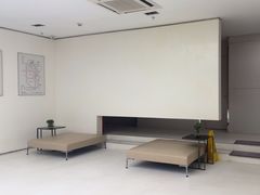 -卡罗酒店(东门晒布地铁站店)