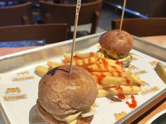 -HUZI虎滋精酿餐吧(京西大悦城店)