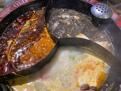 -老房老舍重庆火锅(假日城市店)