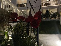 -Mark&Mars Restaurant