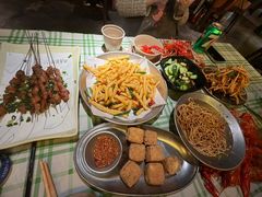 -巴厘龙虾·榜首油焖大虾(音乐学院·沿江酒馆店)
