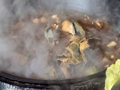柴锅炖水库鱼-姥家大锅台水库渔家