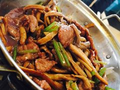 茶树菇牛柳-乌镇那一年小院主题餐厅(甘泉西路店)