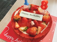 双重草莓芝心红丝绒蛋糕-派悦坊·甜品·蛋糕(日坛店)